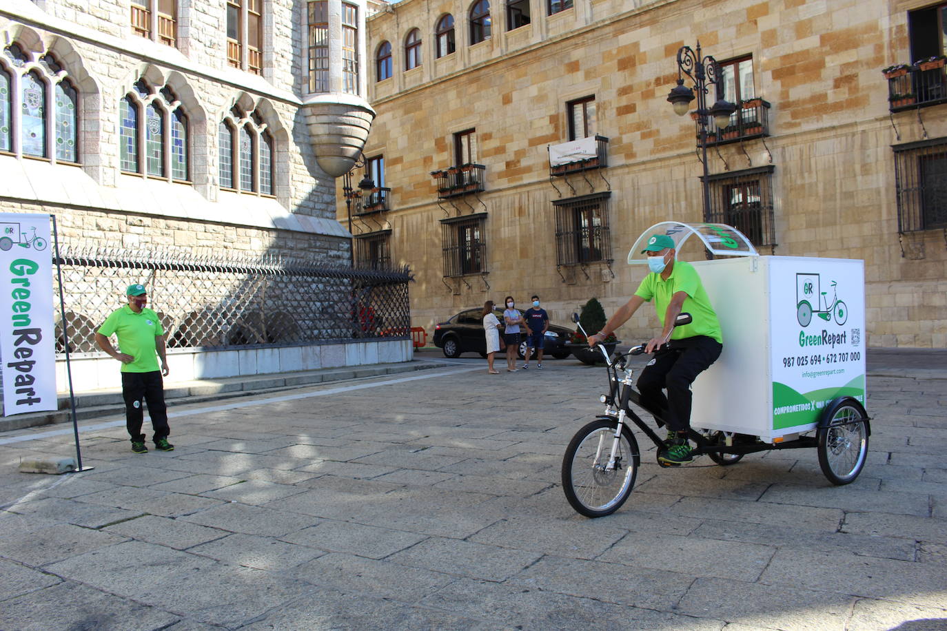 Fotos: Presentación de un servicio de recogida y reparto con triciclos eléctricos de Green Repart