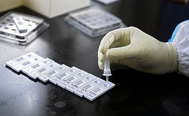 Varias pruebas de coronavirus. 