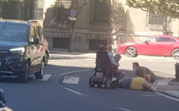 Un turismo atropella a una mujer de 30 años en un paso de peatones de la plaza de la Inmaculada