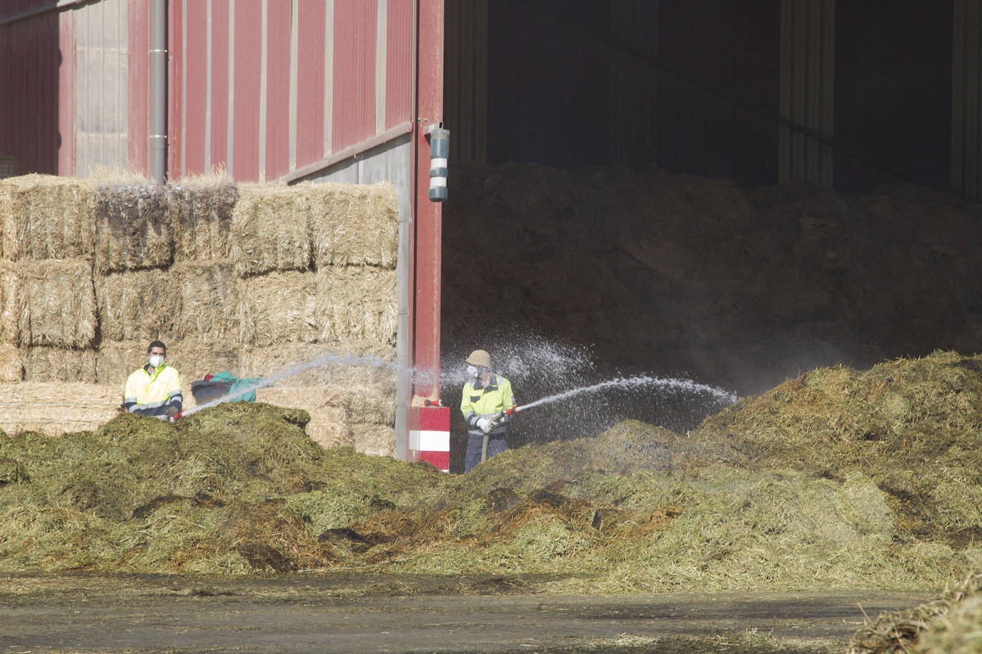 Incendio en la cooperativa Cobadu en Zamora. 