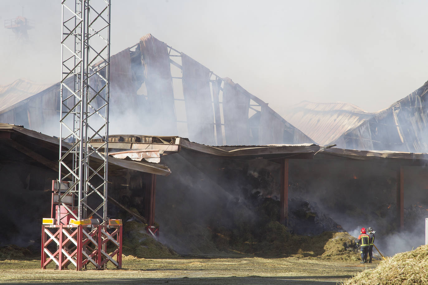 Incendio en la cooperativa Cobadu en Zamora. 