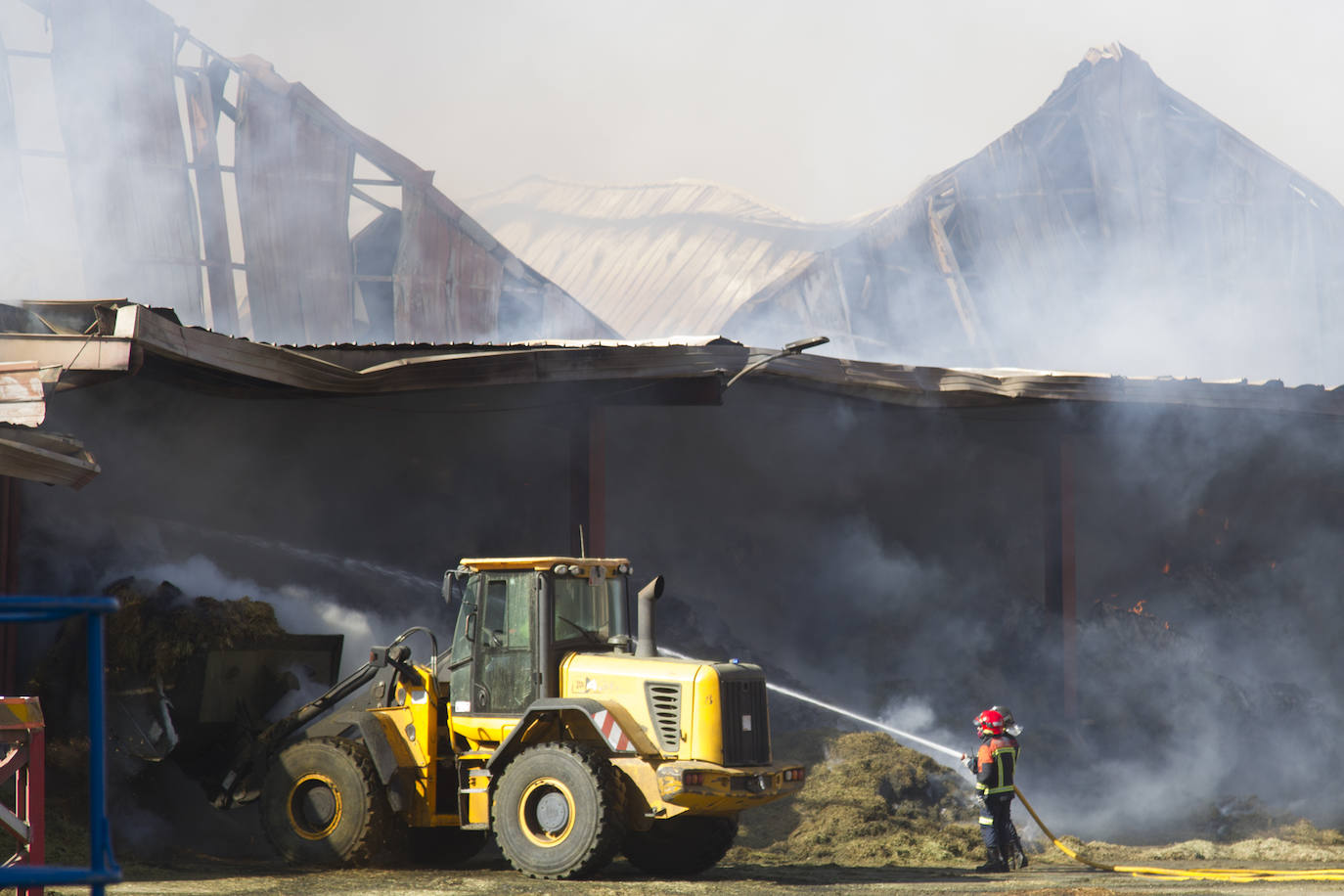 Incendio en la cooperativa Cobadu en Zamora. 