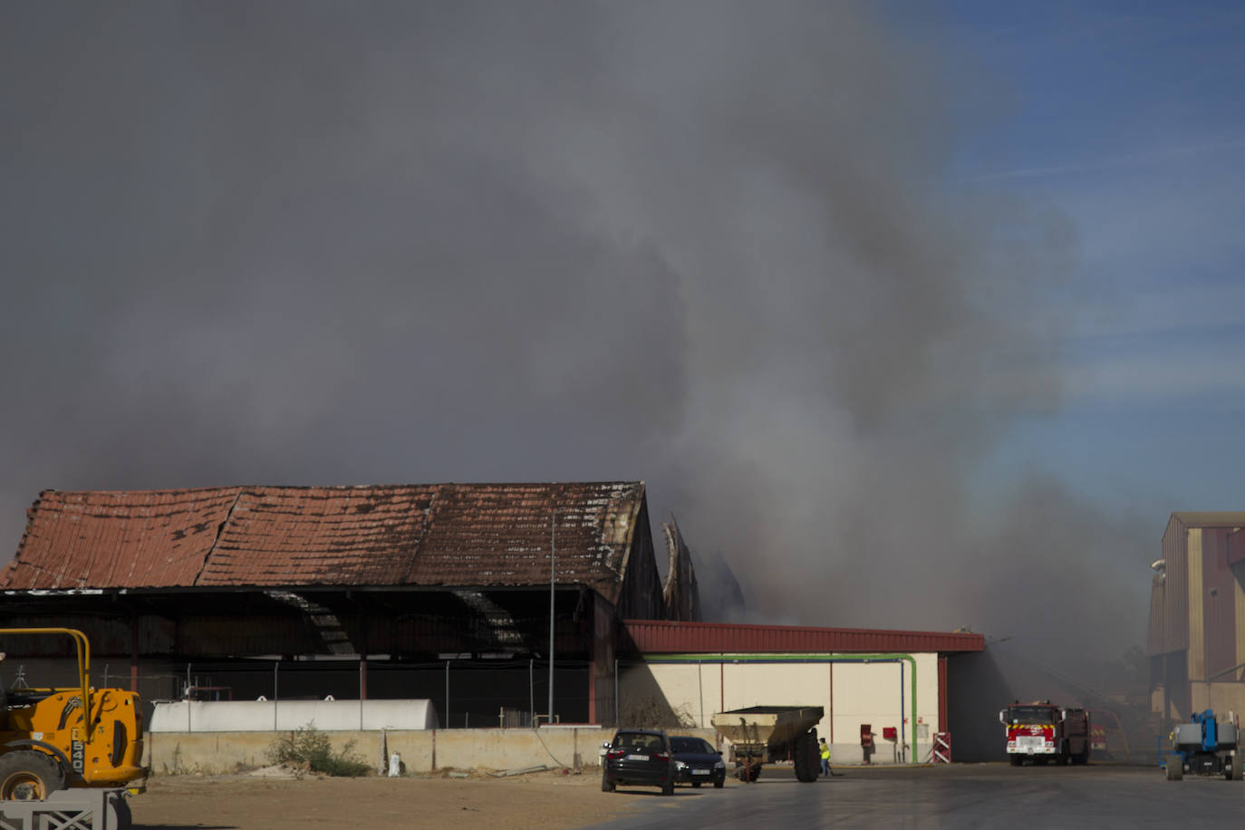 Incendio en la cooperativa Cobadu en Zamora. 