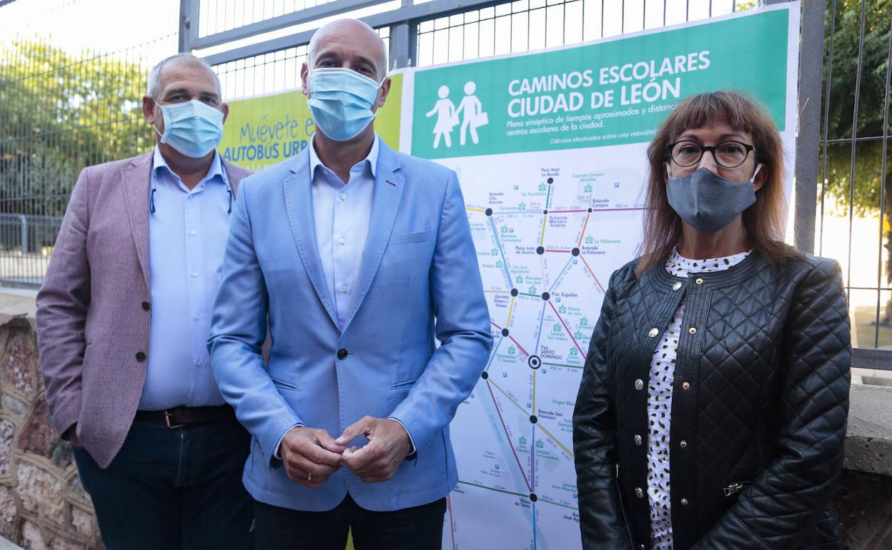 El alcalde de León presenta el metro-minuto escolar en el Luis Vives.