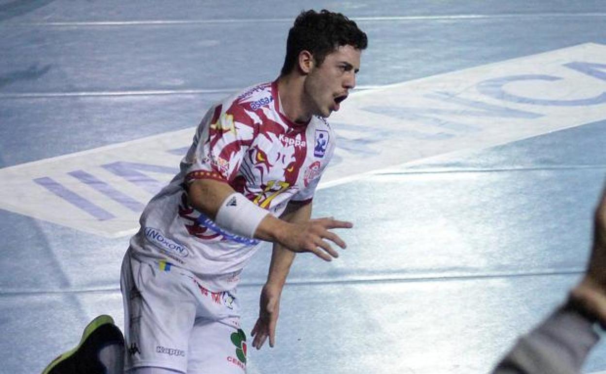 Jaime Fernández celebra uno de sus goles.