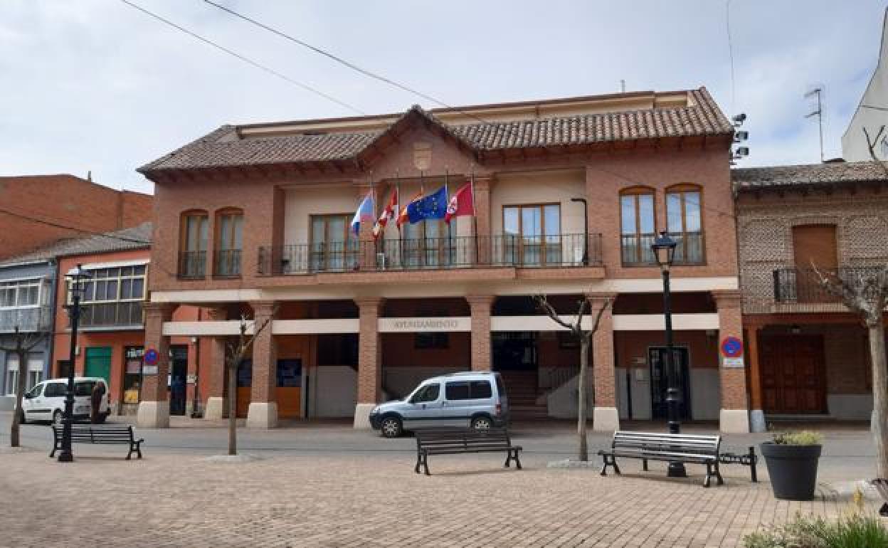 Fachada del Ayuntamiento de Santa María del Páramo.