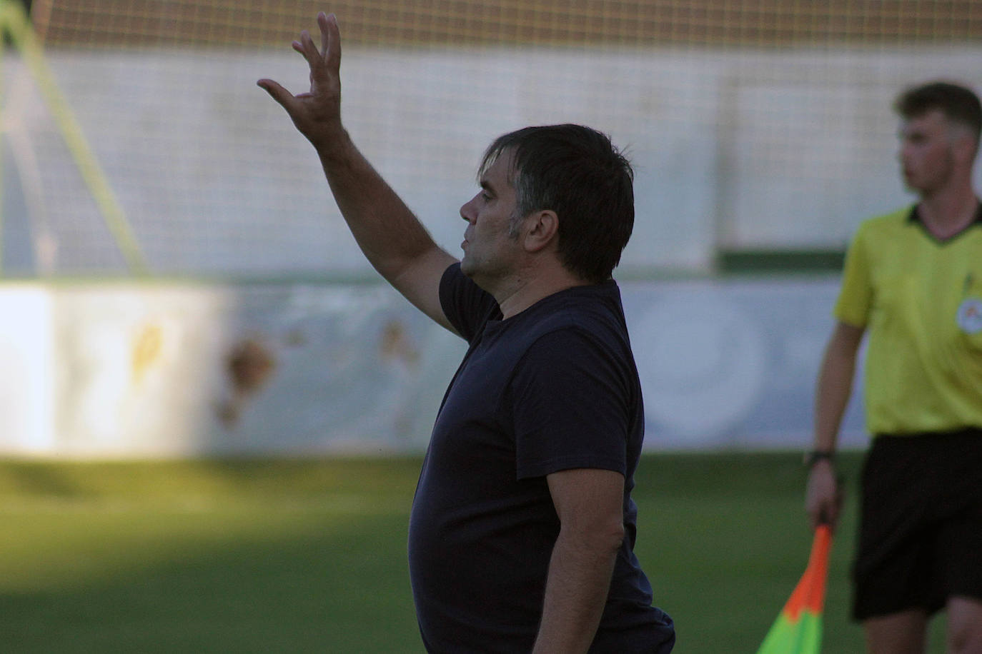 Ambos equipos igualan en su primer partido de pretemporada.