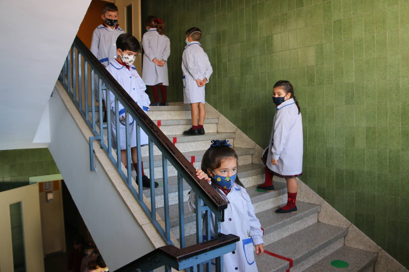 Los pequeños de Infantil y Primaria han regresado a las clases en el curso más atípico.