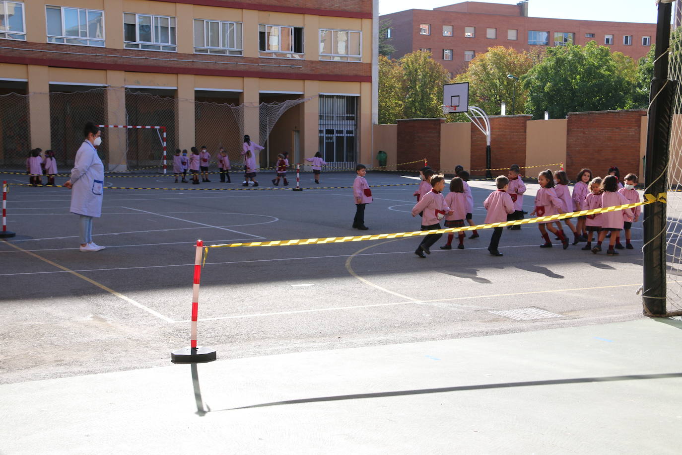 Los pequeños de Infantil y Primaria han regresado a las clases en el curso más atípico.