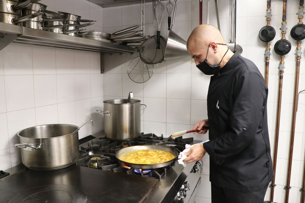 La vermutería comedor Cervantes 10 ofrece un menú de arroz de lunes a jueves.