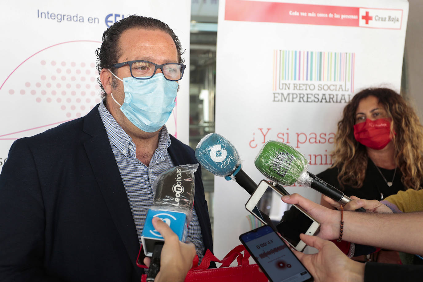 Cruz Roja y la Asociación de Comerciantes colaboran para concienciar a la sociedad