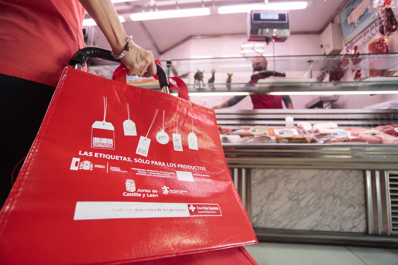 Cruz Roja y la Asociación de Comerciantes colaboran para concienciar a la sociedad