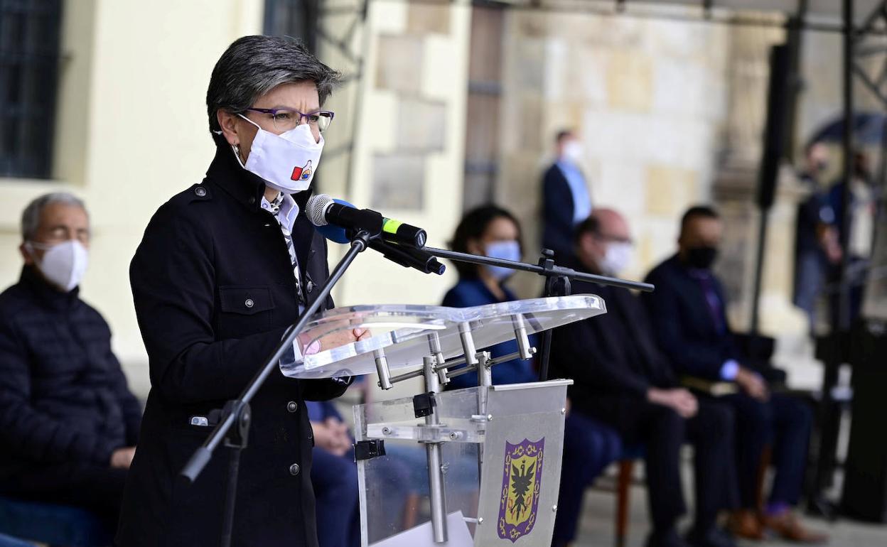 Claudia Lopez, durante un acto de reconciliación con los familiares de las víctimas de la violencia policial.