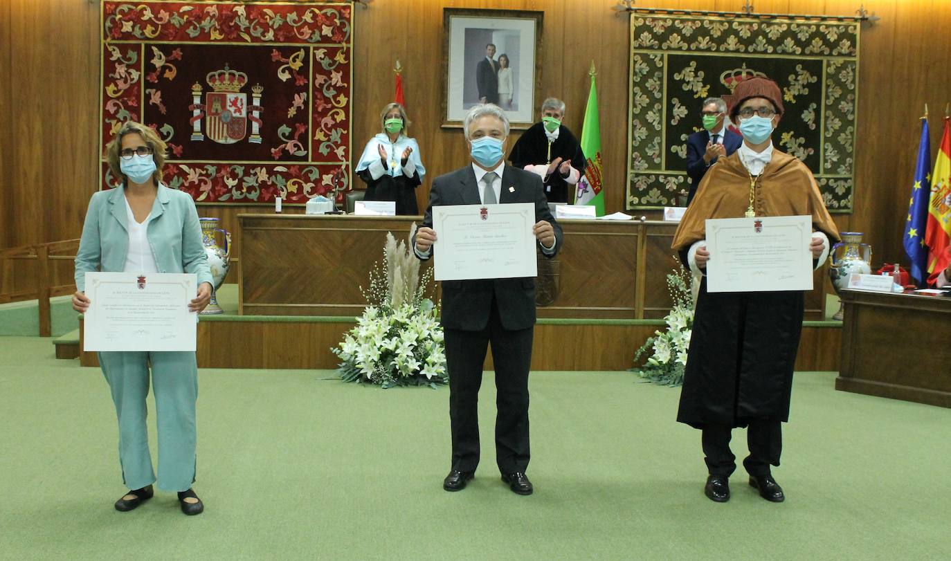 Fotos: Los mejores alumnos y trabajadores de la ULE recogen sus premios