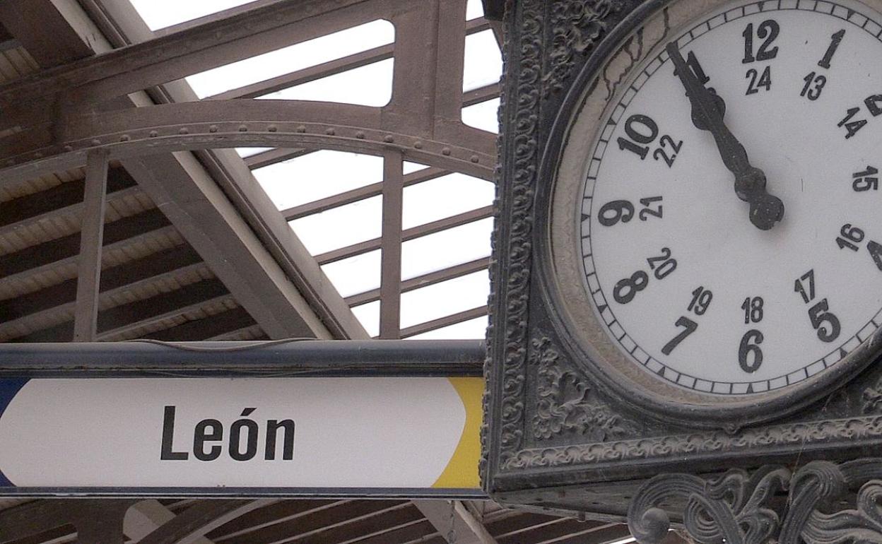 Cartel de la Estación de Matallana de Feve en León.