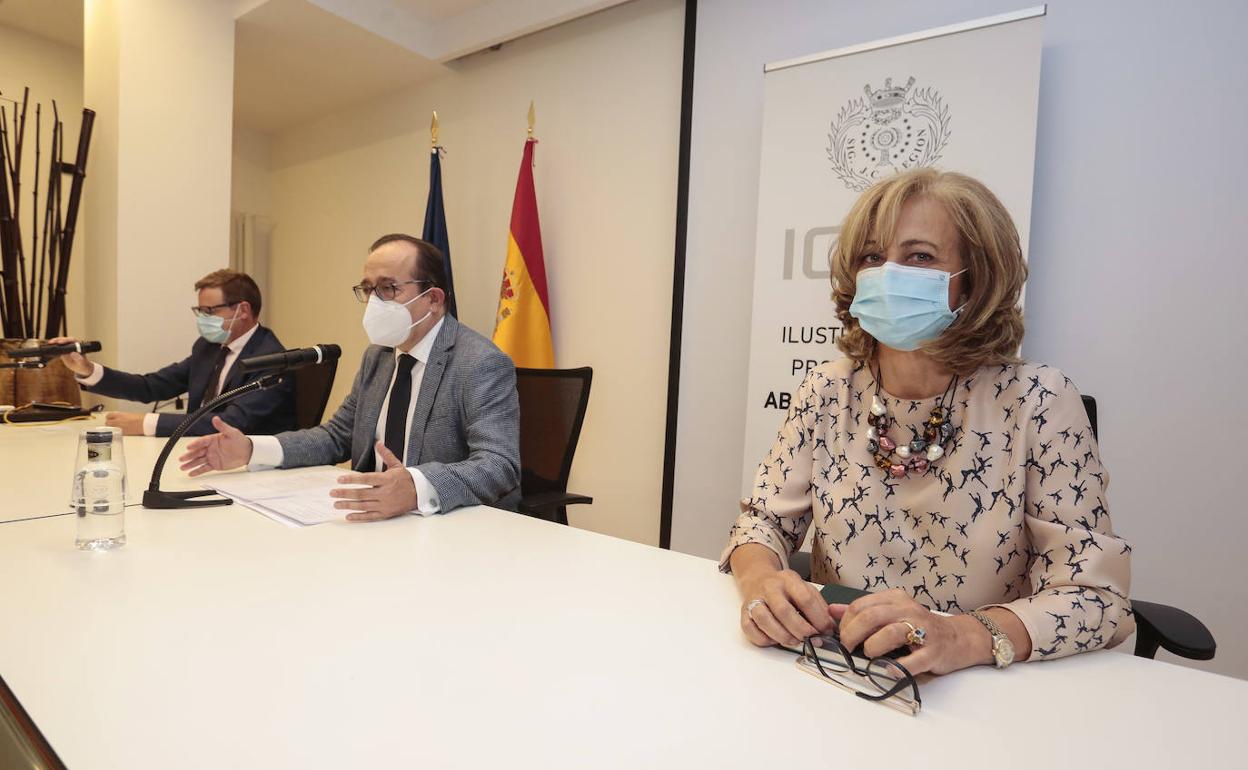 La fiscal del Tribunal Supremo, Lourdes Rodríguez Rey, asiste a la inauguración del Master de Acceso a la Abogacía que organizan la Universidad y el Ilustre Colegio de Abogados de León (ICAL) como madrina de la nueva promoción.