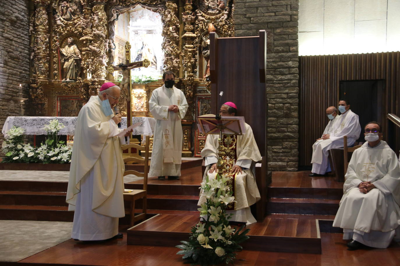 La Virgen del Camino recibe honores bajo estrictas medidas sanitarias.