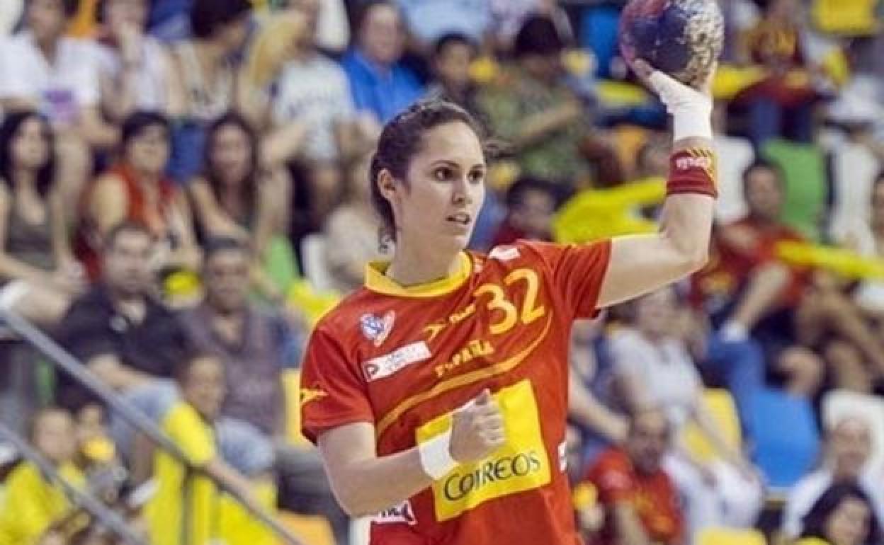 Mireya, en un partido con la Selección Española.