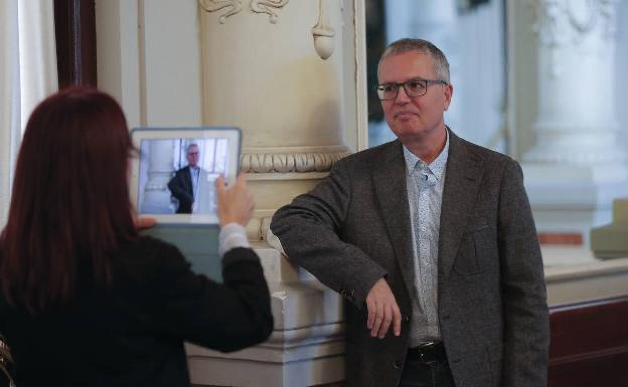 Antonio Fontana, en una imagen de archivo al recibir el Premio Málaga de novela 