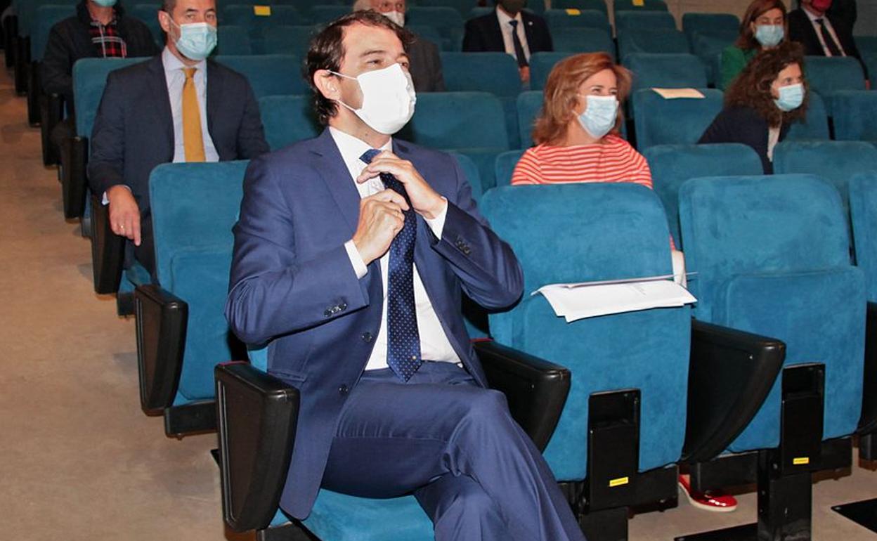 Alfonso Fernández Mañueco durante la inauguración del curso escolar en León.