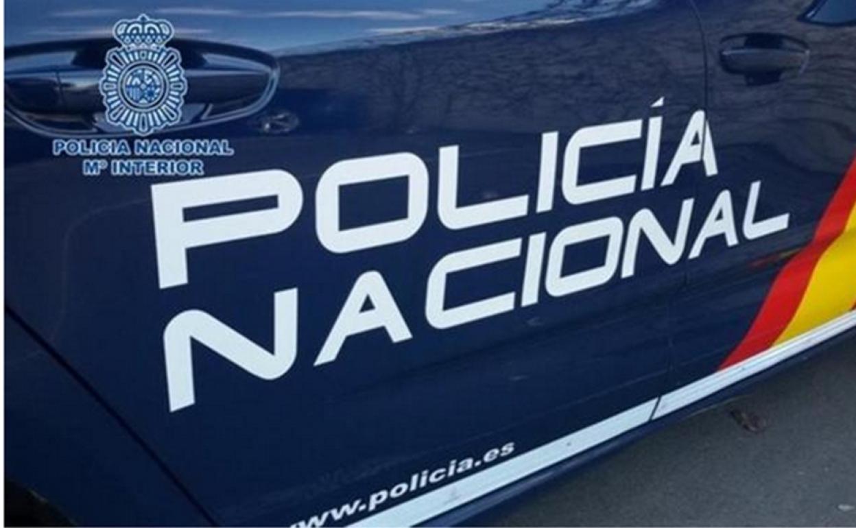 Imagen de un coche patrulla de la Policía Nacional.