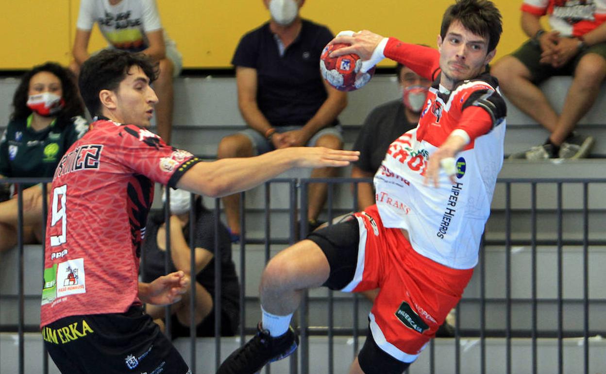 Martínez Camí, en un partido de esta temporada con el Abanca Ademar.