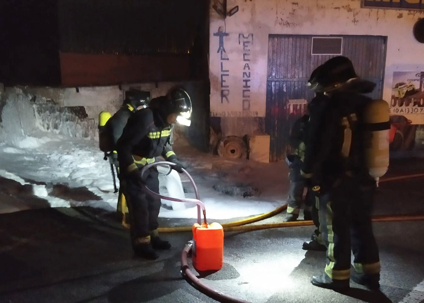 Identificado un hombre tras prender fuego de forma intencionada a la gasolinera de Boñar.