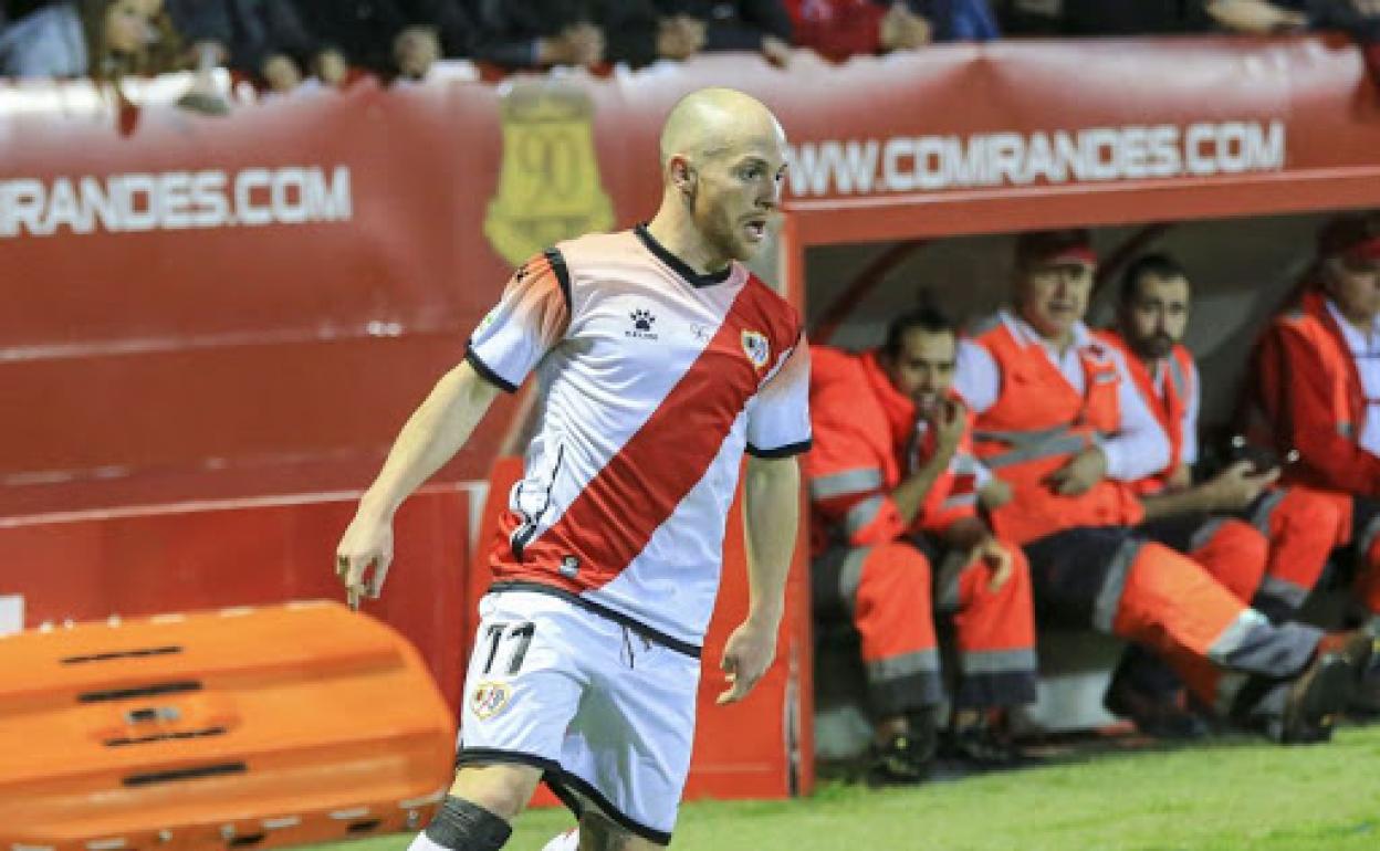 Isi Palazón, exjugador blanquiazul, ahora en el Rayo.