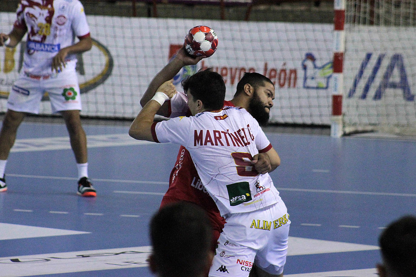 El Abanca Ademar se enfrenta al Balonmano Cuenca en un nuevo encuentro de la Liga Sacyr Asobal.