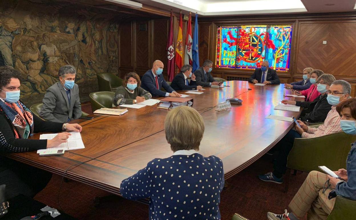 Junta de gobierno local celebrada en el Ayuntamiento de León.