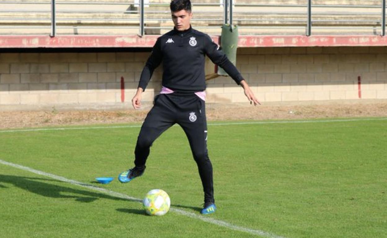 José Carlos, en el entrenamiento de este martes con la Cultural.