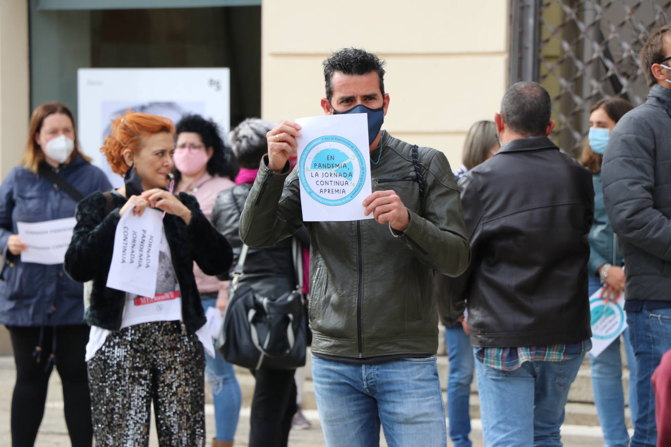 Los manifestantes exigen la jornada continua en los centros concertados. 