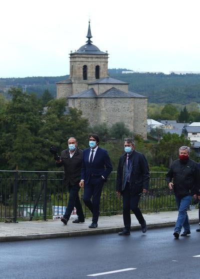 Fotos: El consejero de Fomento visita las obras de la carretera LE-142