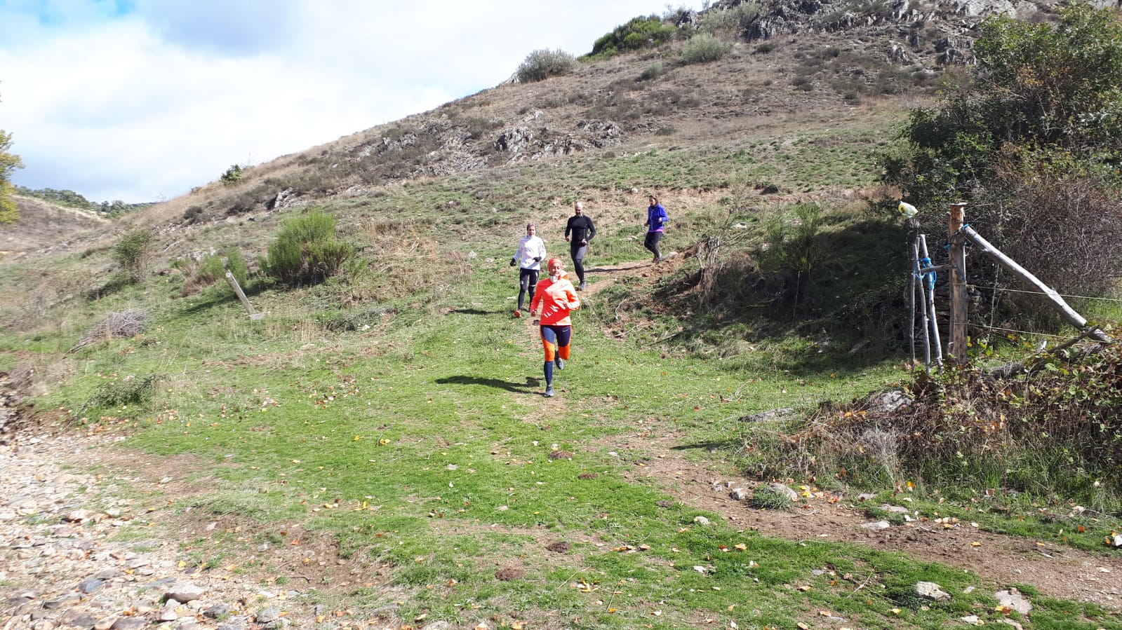 A Santiago Contra el Cáncer no se olvida del Camino Olvidado.