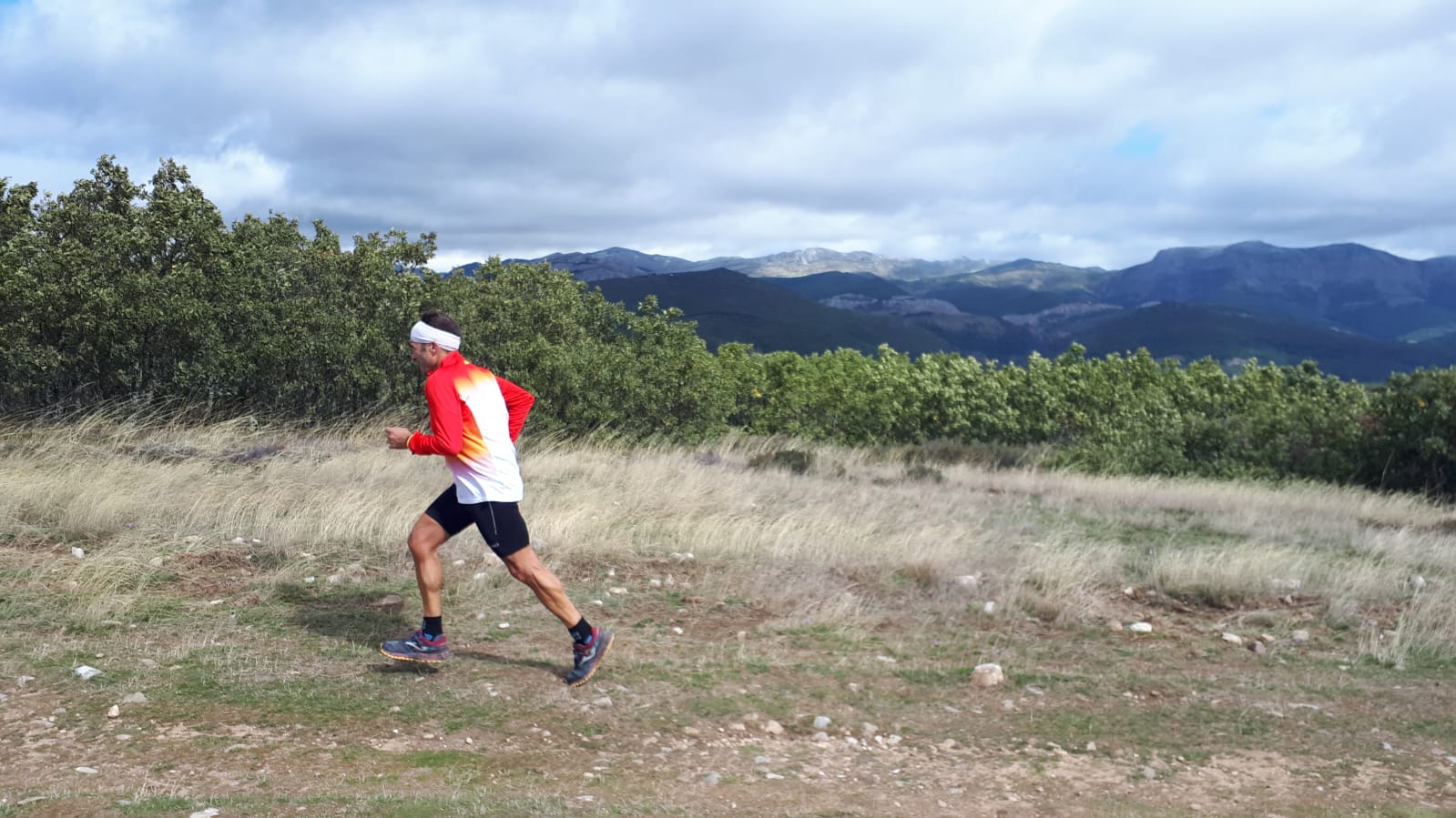 A Santiago Contra el Cáncer no se olvida del Camino Olvidado.