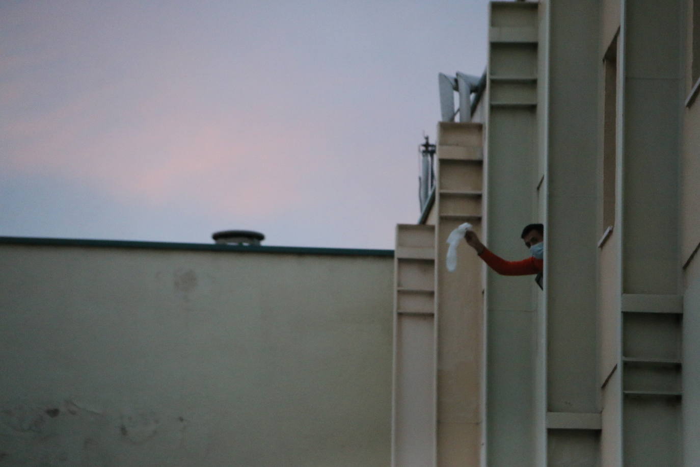 Aplauso sanitario en la Residencia Doña Sancha. 