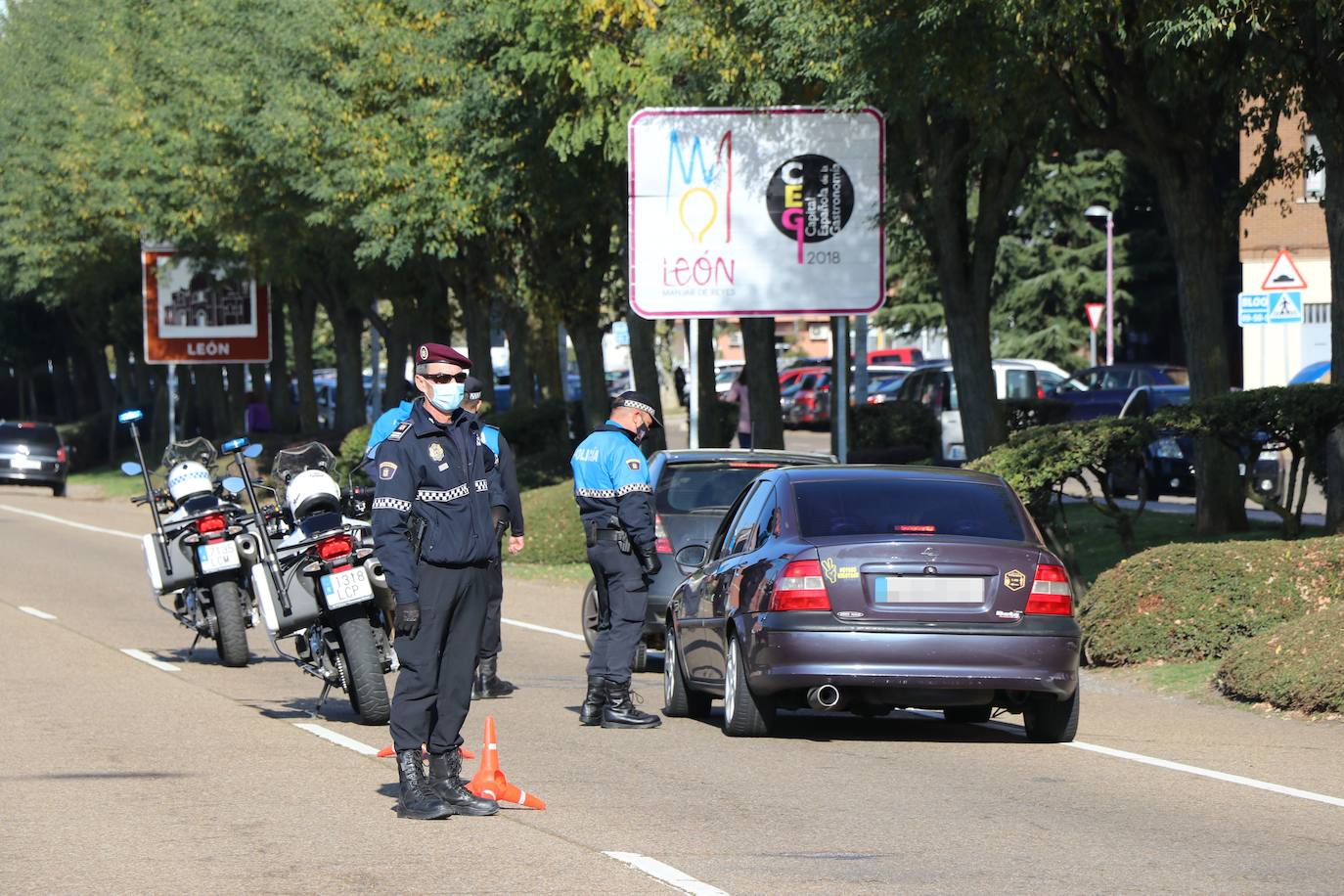 Fotos: Controles de acceso a León