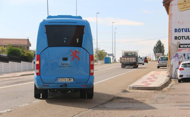 Galería. El autobús escolar sigue su ruta.