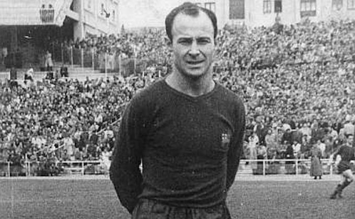 César Rodríguez, en un partido con el FC Barcelona.