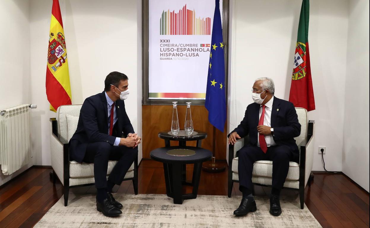 Los dos presidentes, en un momento de la cumbre. 