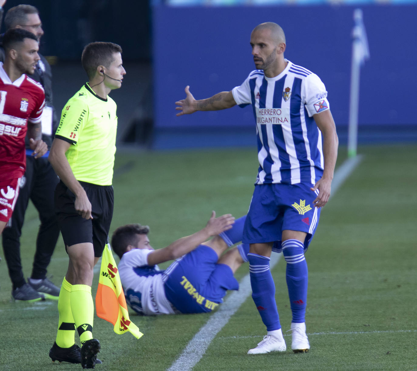 El equipo berciano vio rota su racha de triunfos en un partido donde su rival fue mejor.