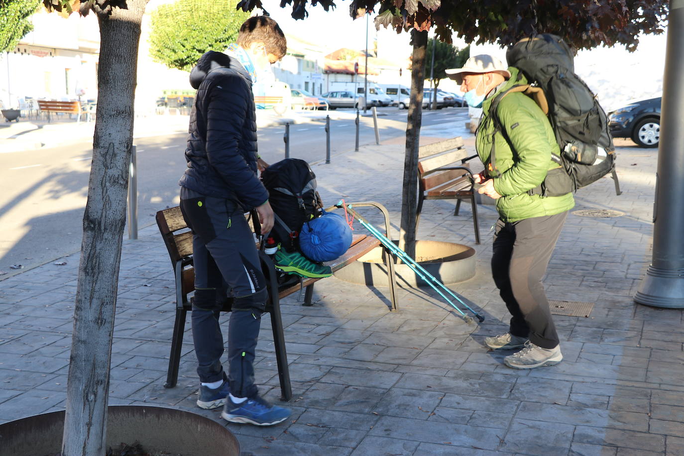 Un autobús traslada a los caminantes entre Mansilla y La Virgen para que no pasen por León y San Andrés