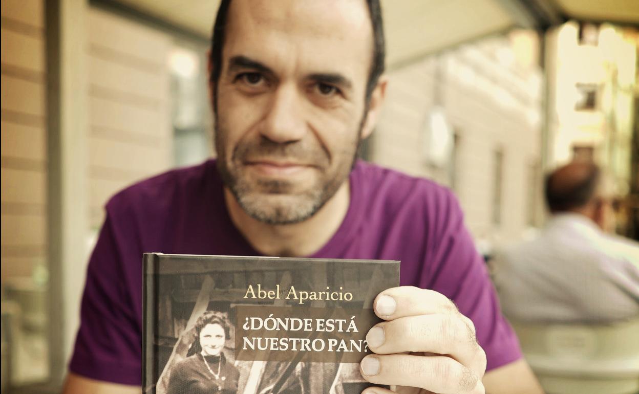 Abel Aparicio presenta su nuevo libro en León.