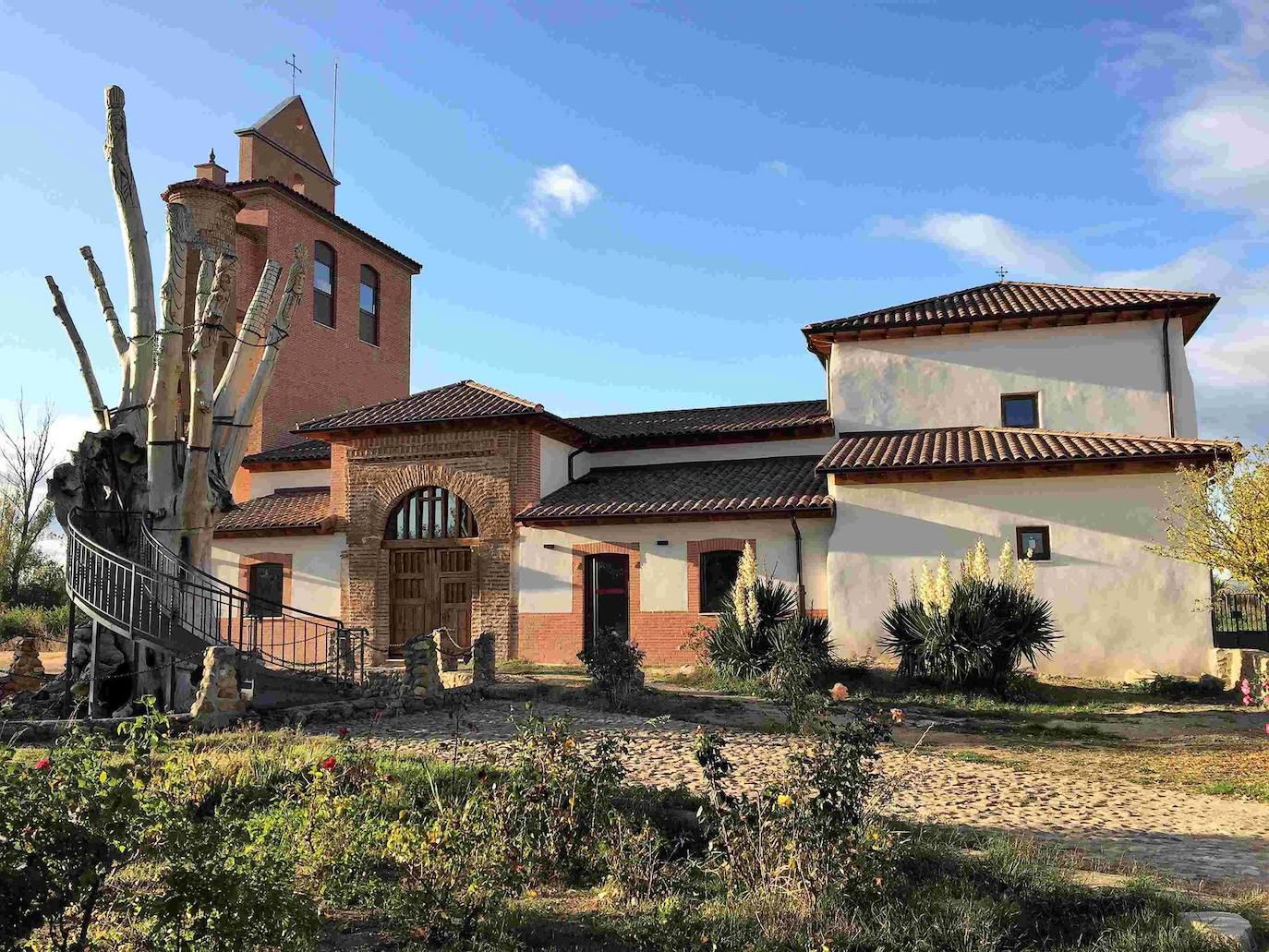 Las obras de restauración de la iglesia de San Pelayo de la localidad de Velilla de La Reina.