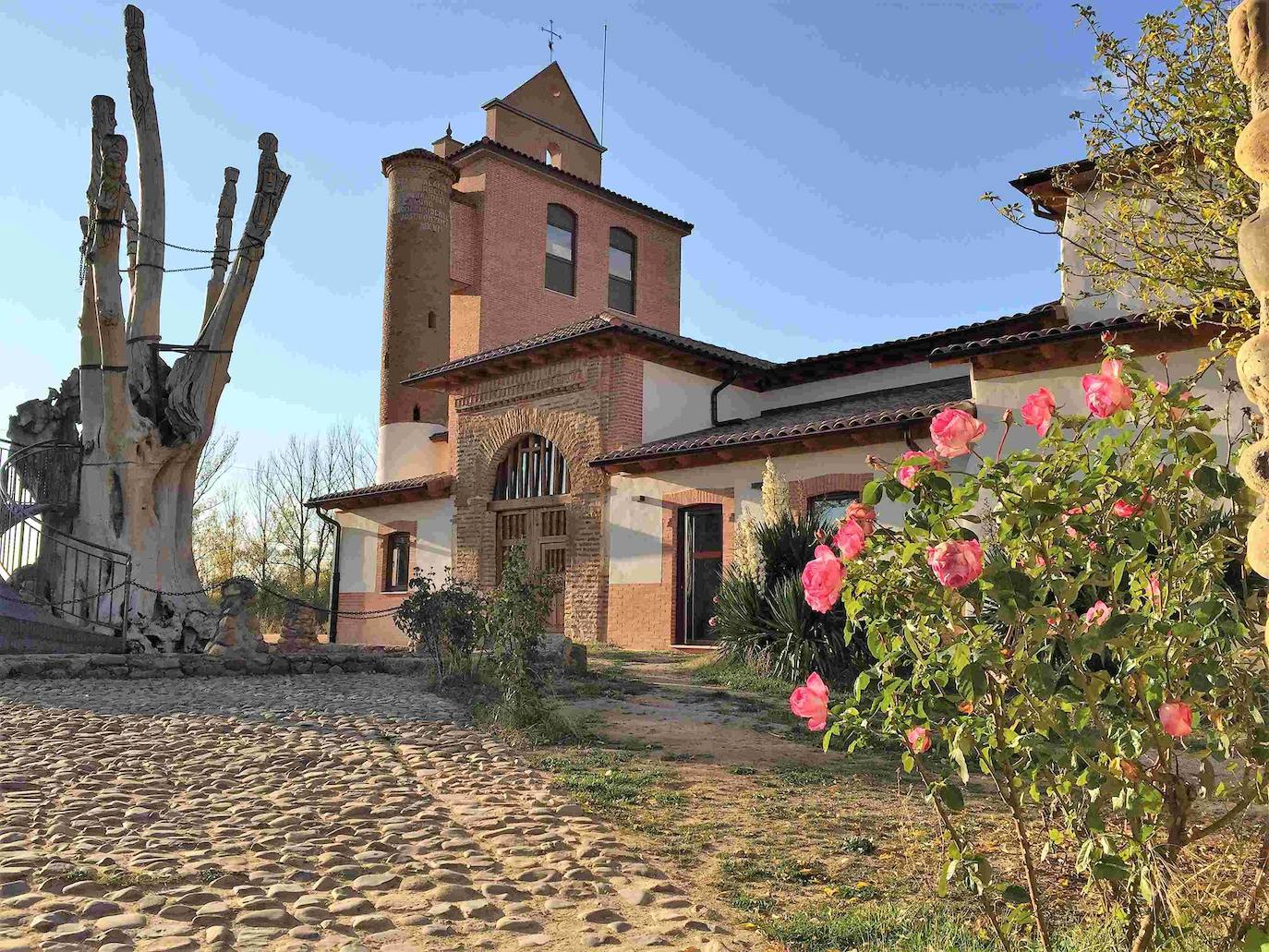 Las obras de restauración de la iglesia de San Pelayo de la localidad de Velilla de La Reina.