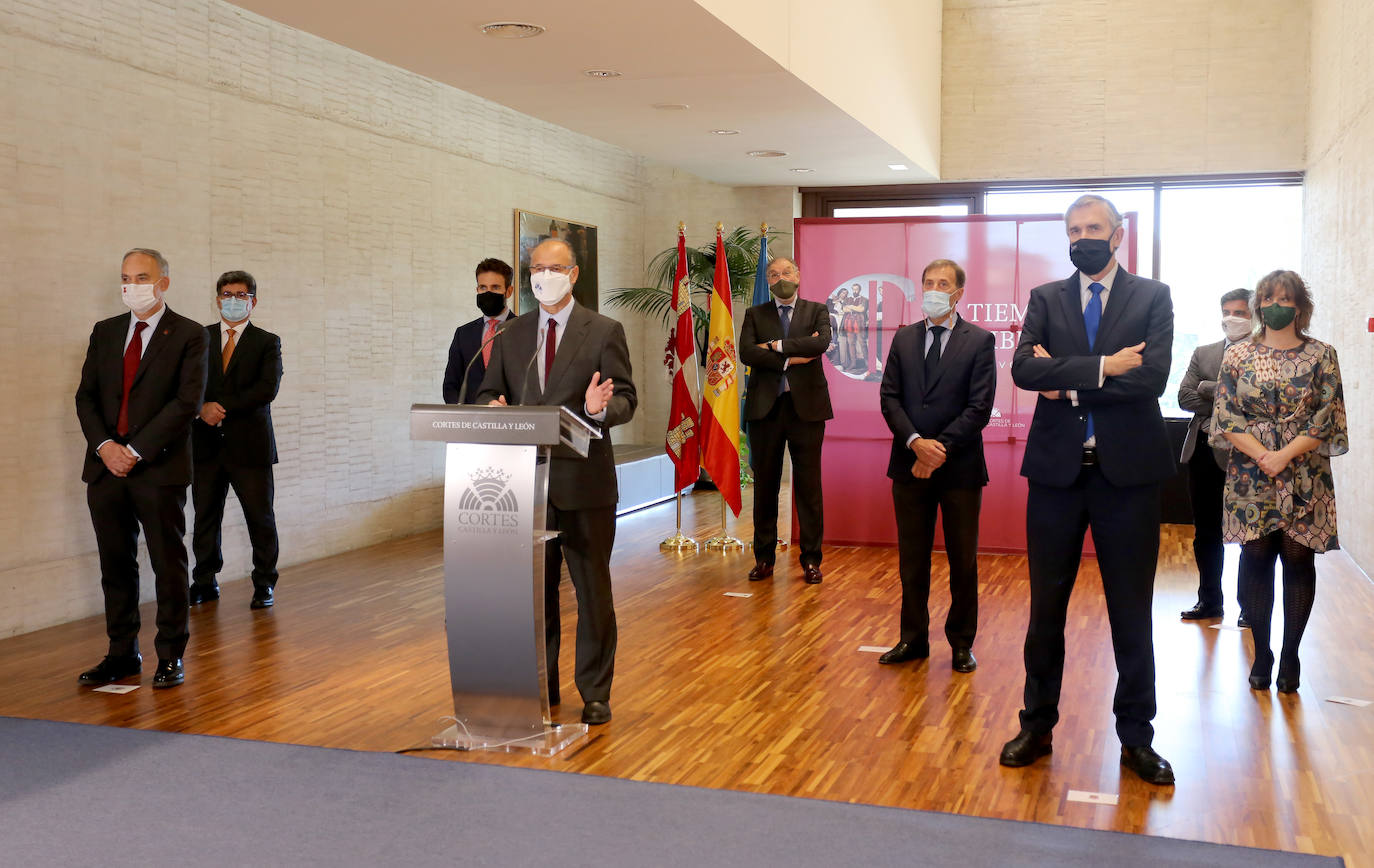 Fotos: El presidente de las Cortes se reúne con rectores de las universidades de Castilla y León