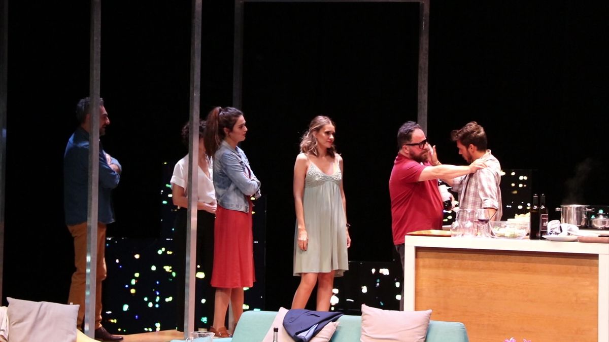 Los actores de 'Perfectos Desconocidos' se subieron a las tablas del Auditorio Ciudad de León.