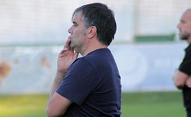 Miguel Ángel Miñambres, entrenador del Atlético Astorga.