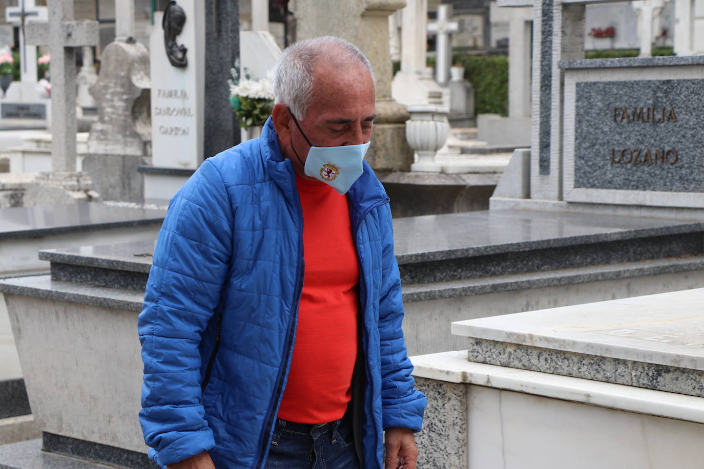 Aurelio, en el Cementerio de León. 