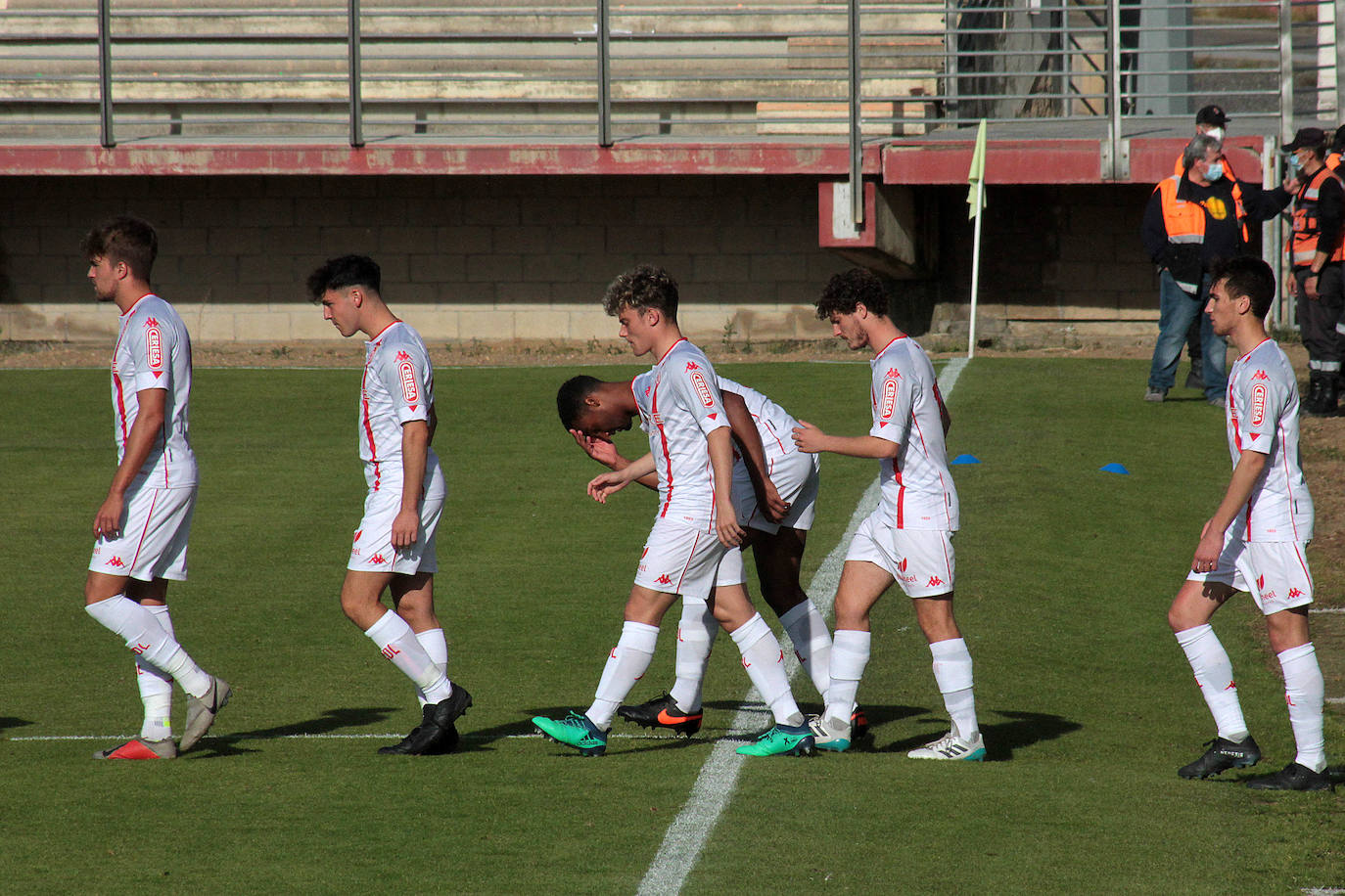 Fotos: Júpiter y La Bañeza estrenan la temporada con empate